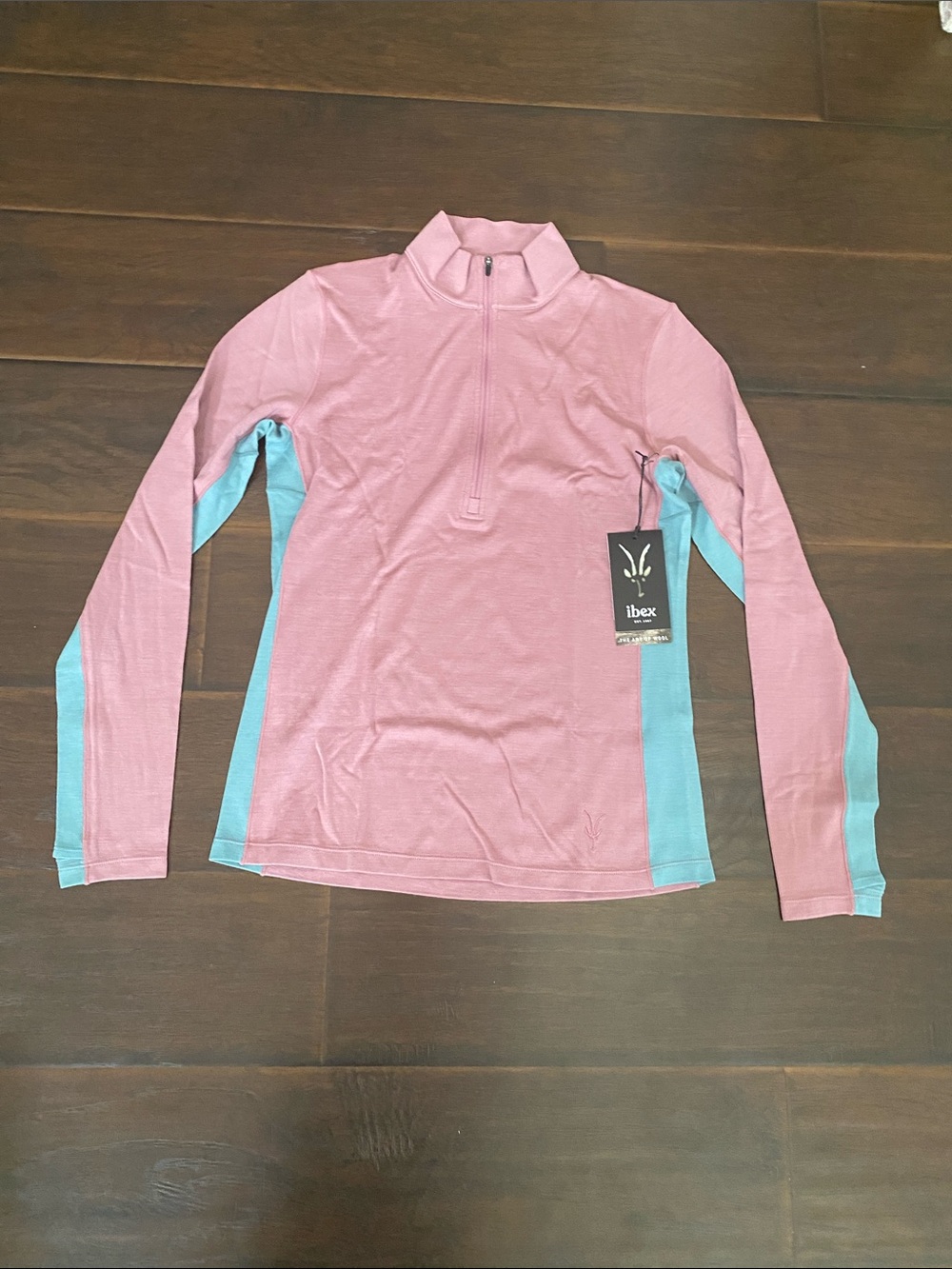 New with tag Ibex 100% merino wool long sleeve T shirt women’s size M